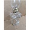 Image 4 : Vintage Clear Glass Oil Lamp W/ Chimney