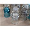 Image 3 : Lot of Vintage Clear, Blue, and etc. insulators