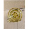 Image 3 : Vintage Yellow Glass Hand Juicer