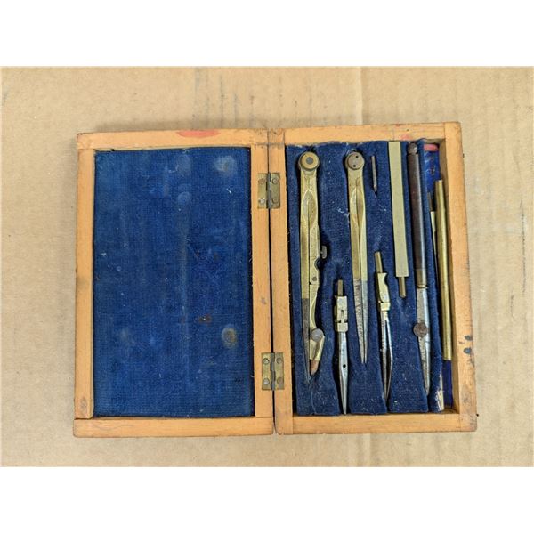 Possible Antique Vintage Drawing Set w/ case