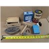 Image 2 : Lot of Vintage Items (Sad Iron, Water Putty Tin, and etc.)