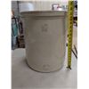 Image 4 : 10 Gal (2) Handle Crock