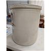 Image 6 : 10 Gal (2) Handle Crock