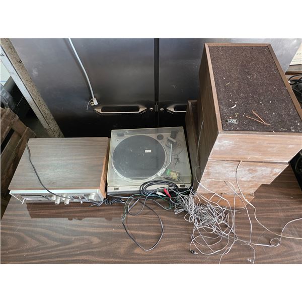Record player with stereo system- works - needs new needle