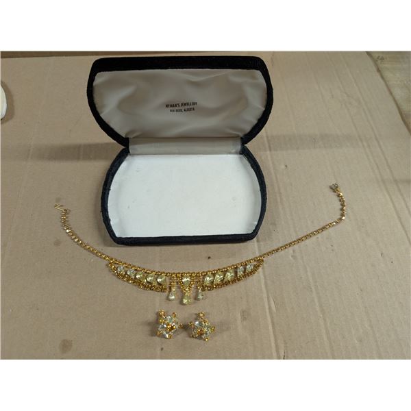 UNVERIFIED NYMANS Jewelry Red Deer.AB  Jewelry Set
