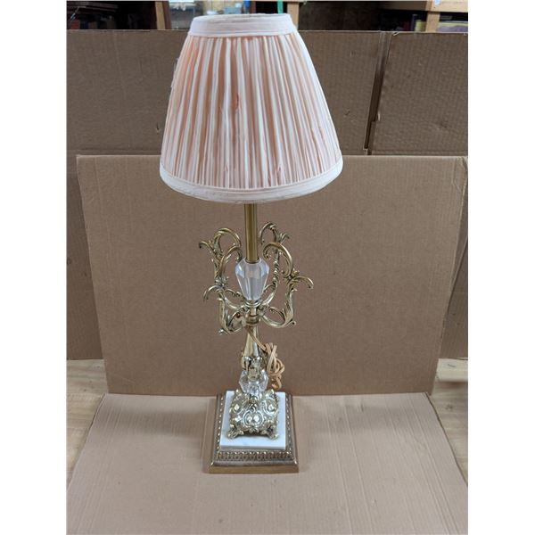 Vintage Lamp w/ unique Design Base (Works)
