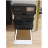 Image 2 : Vintage Black Polaroid One Step Flash Instant Film Camera. (Working)