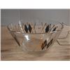 Image 3 : Vintage Mid-Century Modern Federal Glass large serving bowl featuring the Harlequin pattern with bla