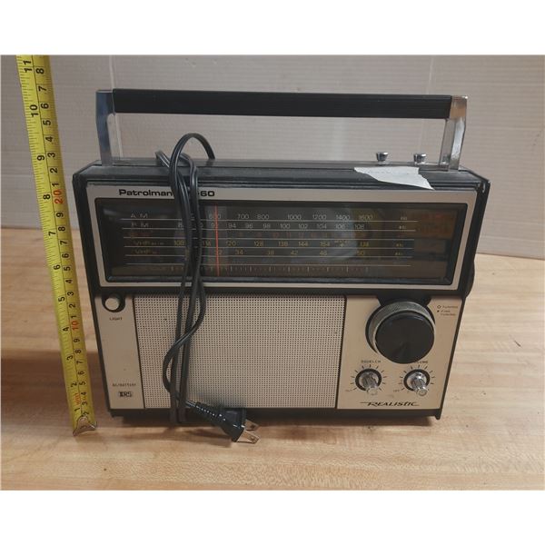 Vintage Realistic Patrolman SW-60 multi-band radio. (Working)
