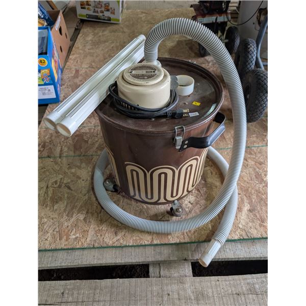 Vintage Wet Dry Home and Shop vac (Not tested) 34L
