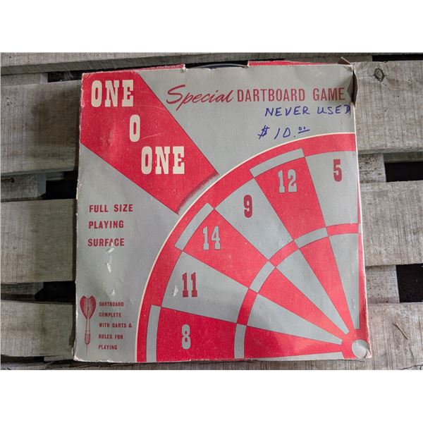 Vintage "One o One" Special Dart Board Game 2/ Box