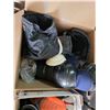 Image 2 : Lot of various sports equipment