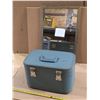 Image 1 : Travel case and mirror