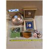 Image 2 : Lot of various décor items- tea pot, eggs
