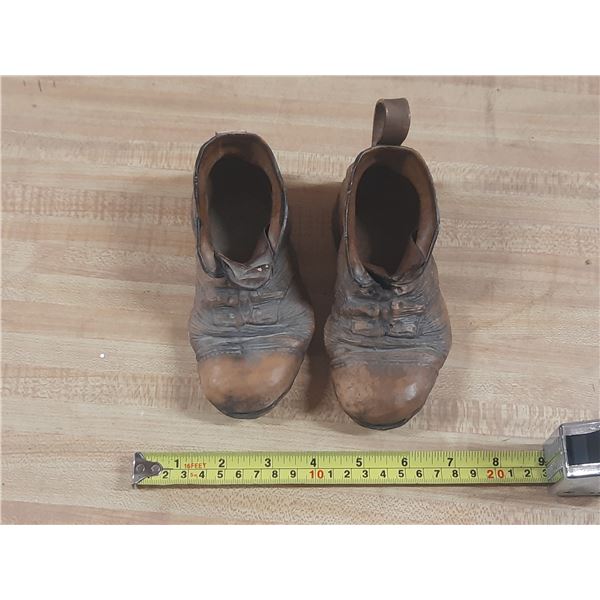 Vintage Shoes for dolll/figurine.