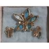 Image 3 : Vintage blue and clear brooch and earring set.