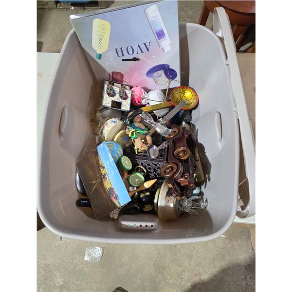 Tote and lid with various collectables