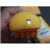 Image 4 : (2) Spray Massage Pet Brush - Rechargeable. (New)
