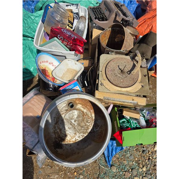 Pallet of misc items- type writer, enamelware