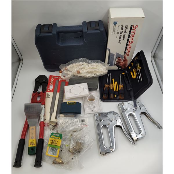 Tool Lot, staple guns, wire cutter, tool case ...