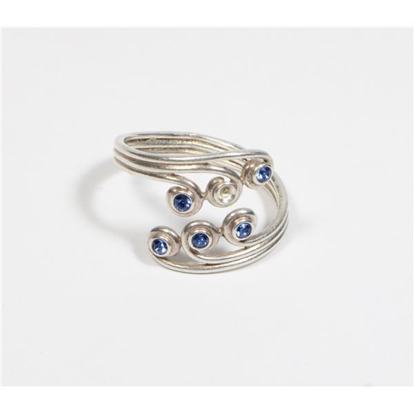 3.07G SILVER RING WITH BLUE CIRCLE GEMS