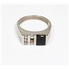 Image 1 : 7.22 G SILVER MANS RING W/BLACK STONE AND GEMS
