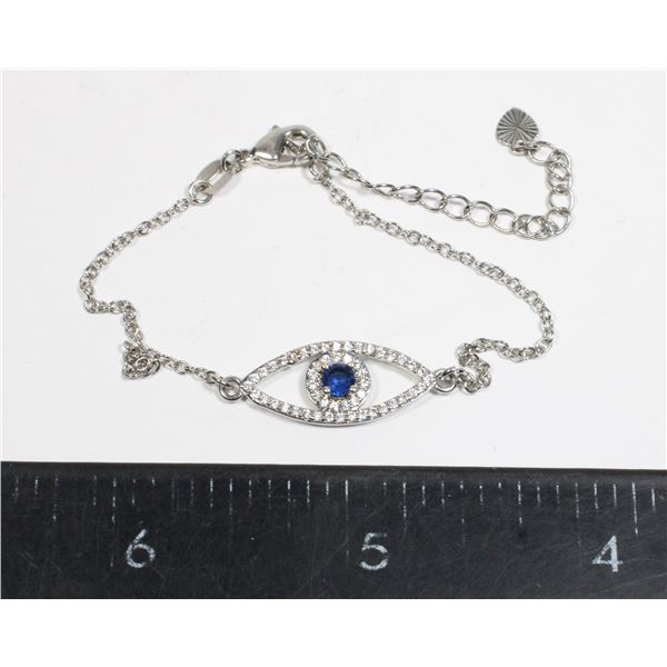 2.2 G 19 KT GOLD PLATED EYE BRACELET W/ BLUE GEM