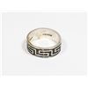 Image 1 : 6.65 G SILVER .925 MANS BLACK RING W/DESIGN