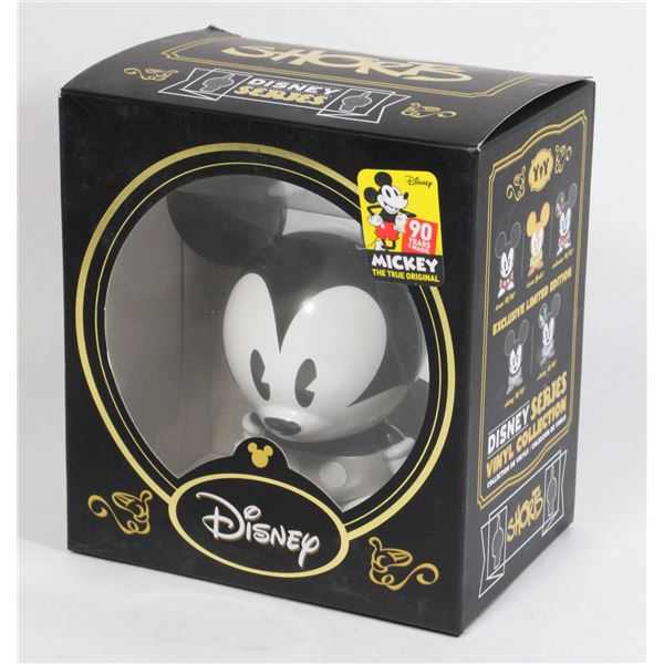 DISNEY SHORTS FAN EXPO 90 YEARS MICKEY
