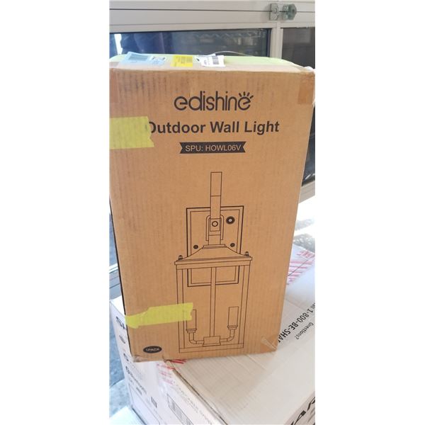 19" DUSK TO DAWN OUTDOOR WALL LANTERN, RETAIL $219