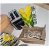 Image 6 : Assorted Small Appliances & Household Items