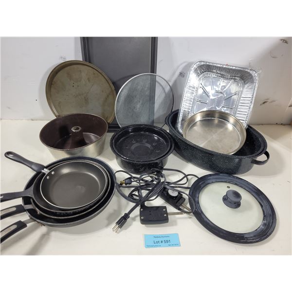 A lot of Pots & Pans with Lids