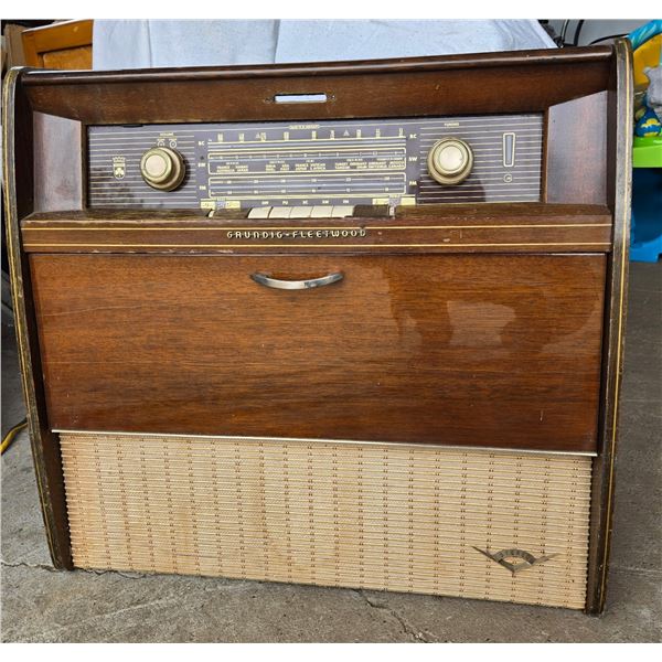 Antique Grundig‑Fleetwood Console Radio