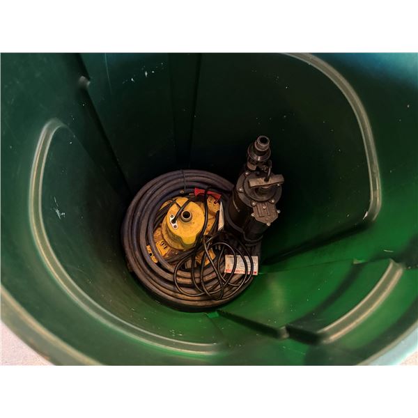 Everbilt Submersible Utility Pump in Brute Waste Can