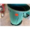 Image 4 : Everbilt Submersible Utility Pump in Brute Waste Can