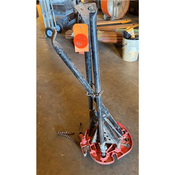 Tri-Stand Pipe Vise