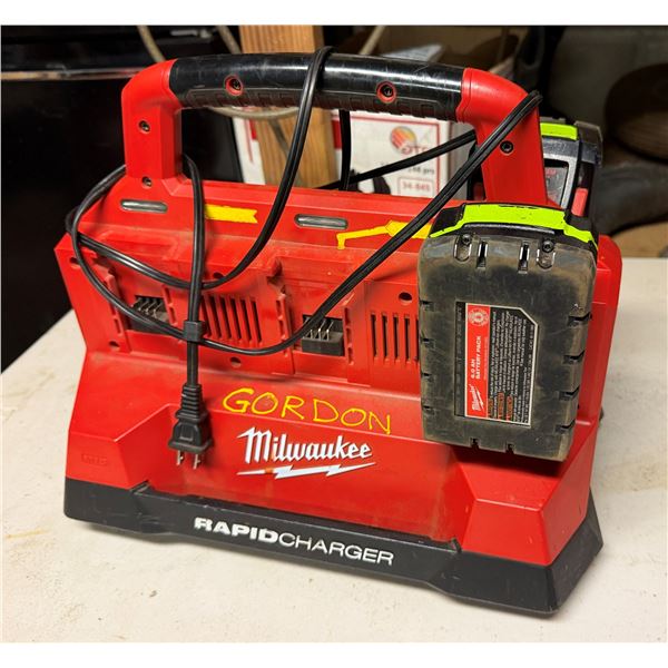 Milwaukee PackOut Six Bay Rapid Charger