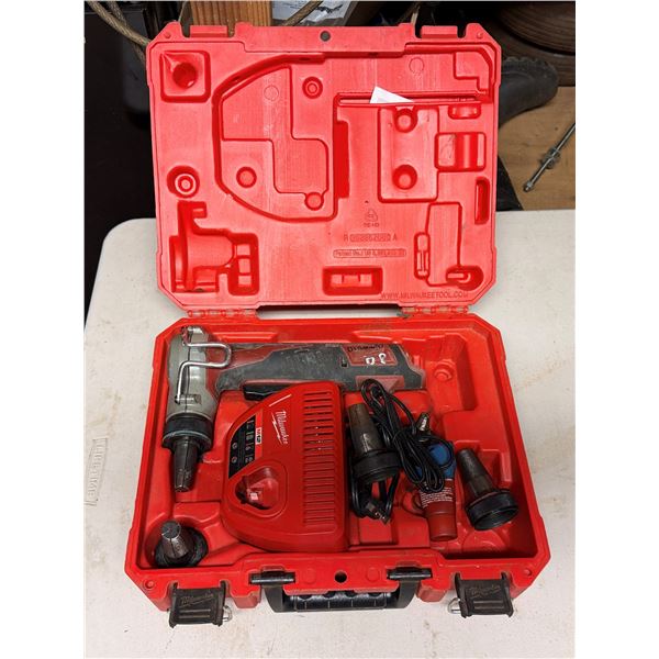 Milwaukee 2432-20 ProPEX Expansion Tool w/ 2 Expansion Heads in Hard Case