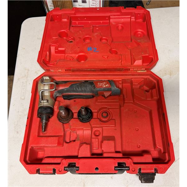 Milwaukee 2632-20 M18 ProPEX Expansion Tool w/ 2 Expansion Heads in Hard Case