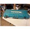 Image 10 : Makita HM1307CB Demolition Hammer in Hard Case