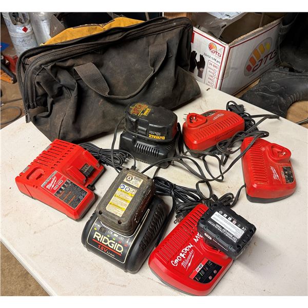 Qty 6 Batteries: Milwaukee, Ridgid & Dewalt in Carry Case