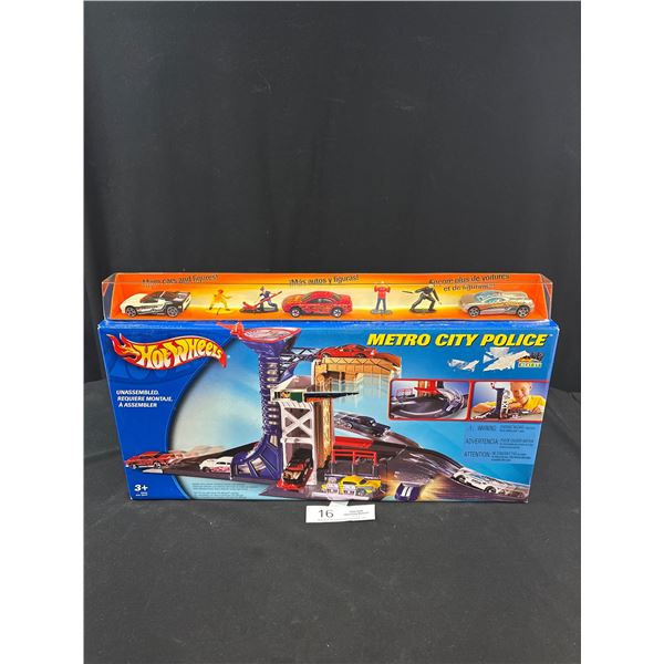 New Sealed in Package Hot Wheels With Buildings