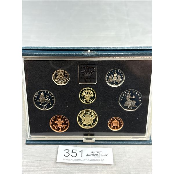 Great Britain 1986 Proof Set, Royal Mint with Medallion Queen Elizabeth II 8 Coin Set = 2 Pounds Com