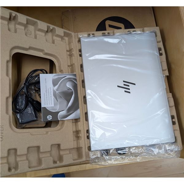 ORDINATEUR PORTABLE HP EB6G1I16 16" ULTRA-7-255U ** NEUF BOITE OUVERTE WARANTEE EXPIRES SPRING 2029