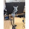 Image 2 : MONITEUR 22" LG SUR SUPPORT À PINCE
