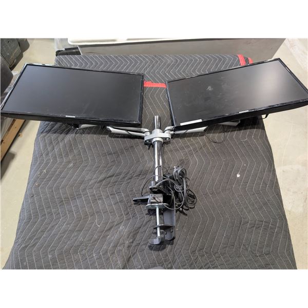 2X MONITEURS 24" SAMSUNG SUR DOUBLE SUPPORT À PINCE DE BUREAU