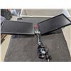 Image 1 : 2X MARQUE MIXTE 24" MONITEURS SUR DOUBLE SUPPORT À PINCE DE BUREAU