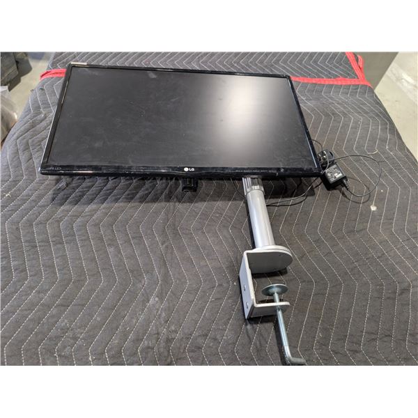 MONITEUR 24" LG SUR SUPPORT À PINCE DE BUREAU