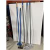Image 1 : LOT DE 5 MANCHES À VADROUILLE