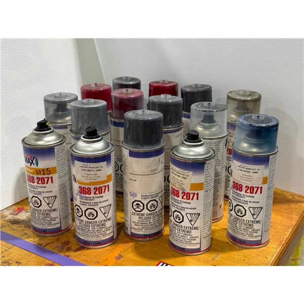 LOT DE 15 PEINTURES EN AEROSOL ASSORTIS